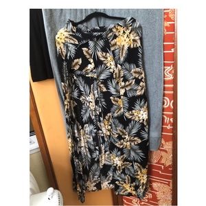 Windsor black floral print skirt